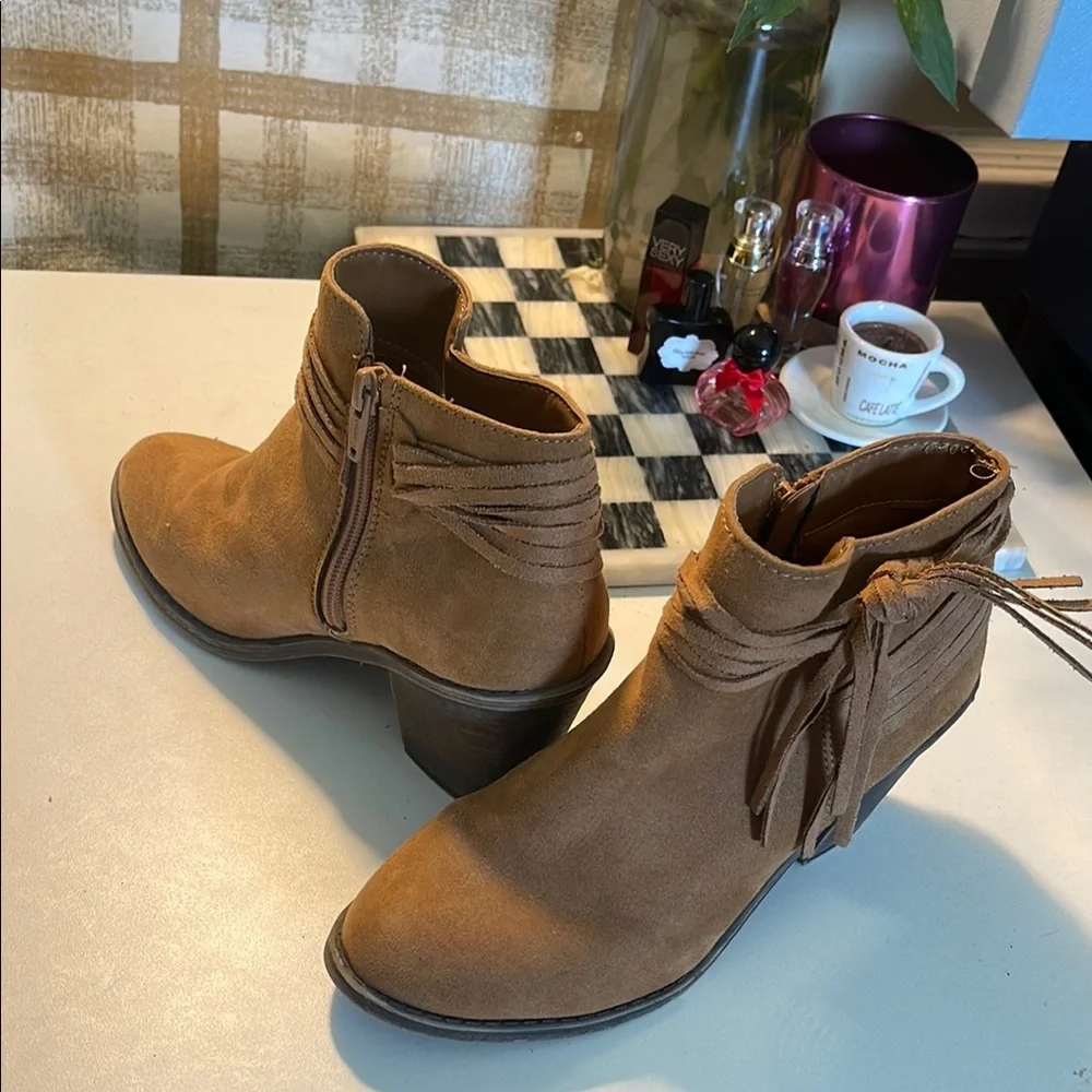 Time and Tru Brown Ankle Booties with Fringe - Picture 13 of 16